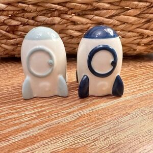 Rocket Salt and Pepper Shakers Ceramic Space Theme Decor Kitchen NWOT